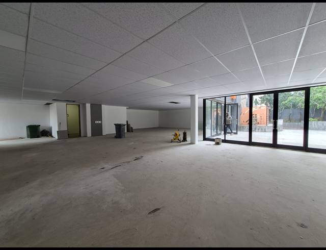 389M² RETAIL TO LET IN ROSEBANK